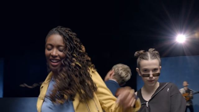 Maroon 5 - Girls Like You ft. Cardi B (Official Music Video).mp4