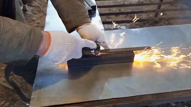 Уголок металлический. Как изготовить уголок Первое видео из серии #изготавливаемкоптильню