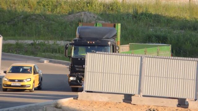 Ивеко длинномер шаланда не мог 24 минуты уехать со стройки