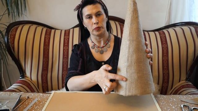 Елка своими руками из шишек. Мастер-класс