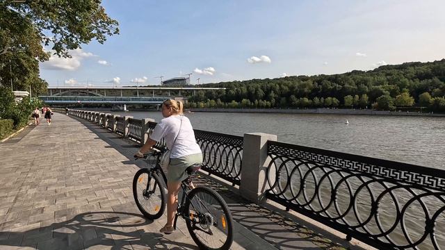 Короткая вело прогулка по Лужникам