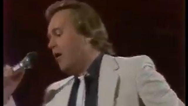 Евгений Мартынов - ЛЕБЕДИНАЯ ВЕРНОСТЬ - Я ХОЧУ ЧТОБ ЖИЛИ ЛЕБЕДИ И ОТ БЕЛЫХ СТАЙ МИР ДОБРЕЕ СТАЛ !