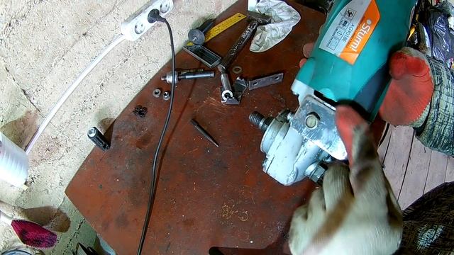 Отрезной станок из болгарки с протяжкой.