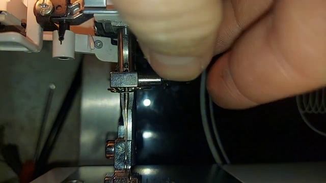 Швейная машина Janome 5515 ломает иглы, делает пропуски