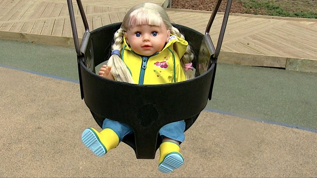 Кукла #Бебибон Эмили НА ПРОГУЛКЕ В ПАРКЕ Плачет КАК МАМА Видео для детей Игрушки Игры Для девочек