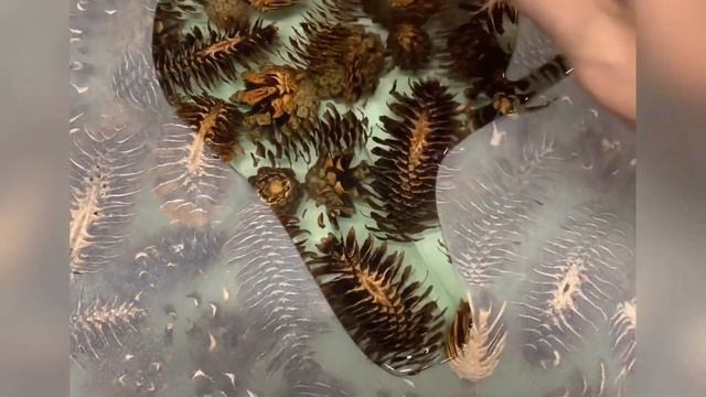 Стол из шишек и эпоксидной смолы. pine cones and epoxy table