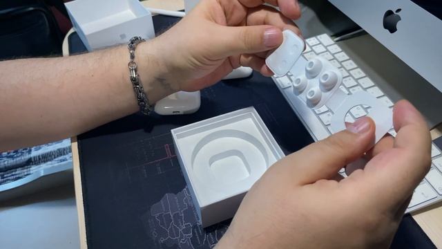 AirPods Pro- распаковка наушников, не снимаются амбушюры