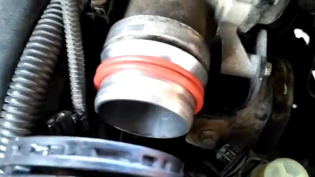 Замена уплотнительных колец на дроссельной заслонке патрубка интеркулера,Рено меган3 двиг.к9к 836