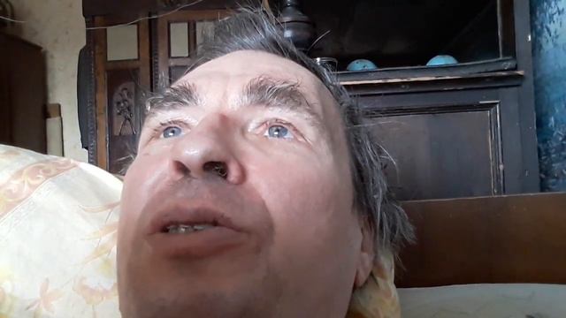 Владимир Фомин - известный фрик "мужик в юбке" записал видео