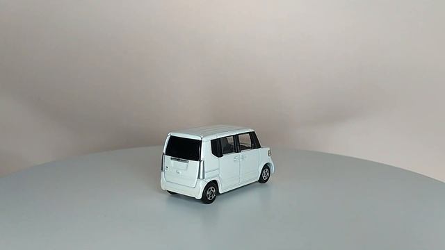 Takara Tomy Tomica 20 - Honda N Box