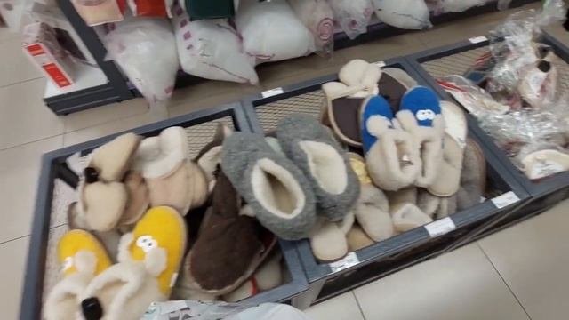 Что привезти из Беларуси в подарок? Белорусский лён, белорусская косметика, белорусский трикотаж.