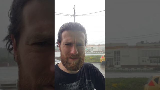 Алексей Ковалёв перед передачей гуманитарного груза в Белгородской области