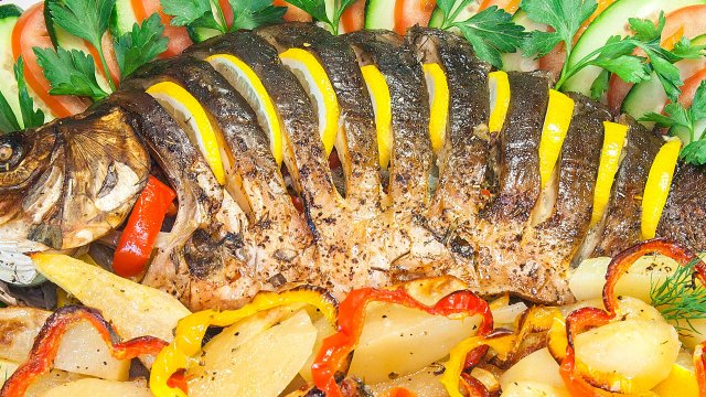 Рыба, фаршированная овощами, с картофелем, запеченная в духовке ? (рецепт рыбы в пост)