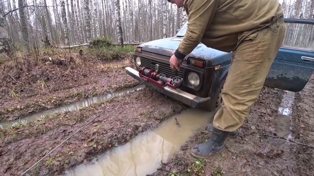 ЛЕБЁДКА из МЯСОРУБКИ +шуруповерт испытываю на НИВЕ