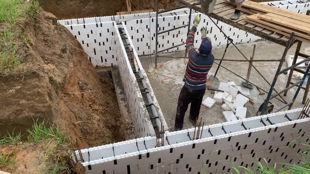 Стройплощадка №3 / Несъемная опалубка / гидроизоляция / результаты через неделю