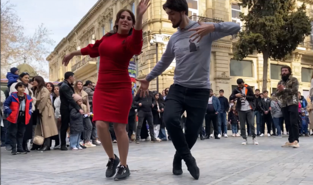 О Мой Кавказ Лезгинка Баку Торговый 2023 Девушки Танцуют Классно Tarqovuda Lezginka Dance ALISHKA