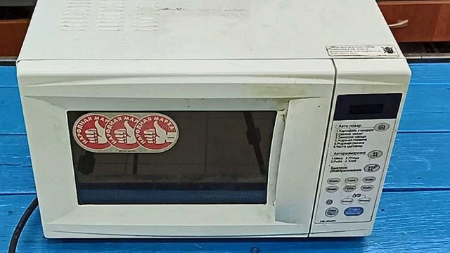 Эта самоделка из старой микроволновки удивила даже Илона Маска