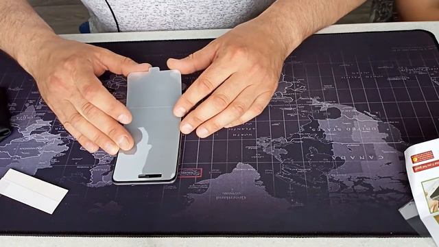 Как наклеить гидрогелевую защитную плёнку на телефон?