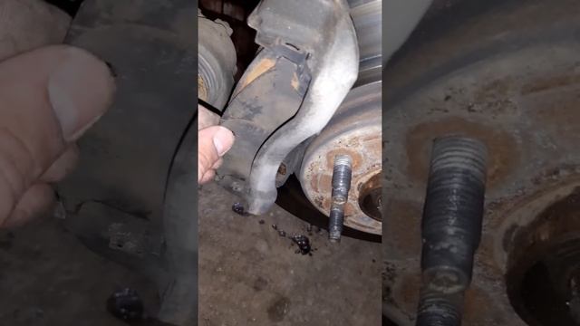 Устранение стука суппортов Шевроле авео т 300,рабочий способ