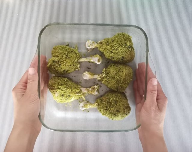 ИДЕАЛЬНЫЙ РЕЦЕПТ КУРИНЫХ НОЖЕК! Сочные куриные голени в духовке! Куриные ножки в зеленой панировке.