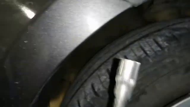 Hyundai Solaris Замена лампочек ходовых огней (необычный способ)