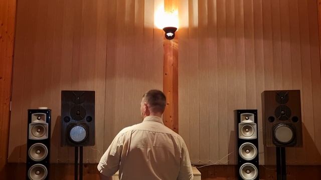 Yamaha NS-555 vs Эстония 35АС-021-1 – любительский обзор от Макса
