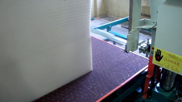 Станок для резки поролона горизонтального типа RPG–2150