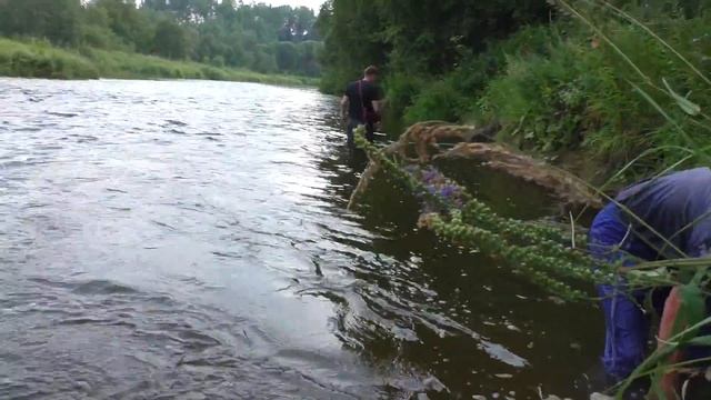 РЫБАЛКА РУКАМИ!!!