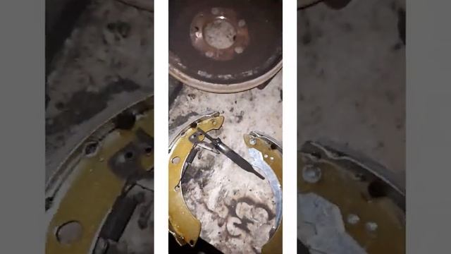 замена задних тормозных колодок и тормозного цилиндра шкода рапид.