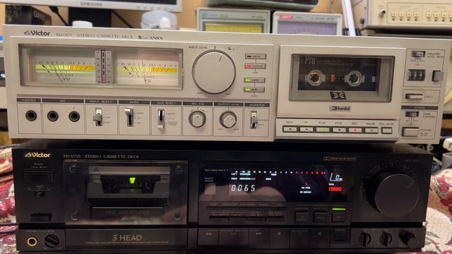 Victor KD-A77 против Victor TD-V721