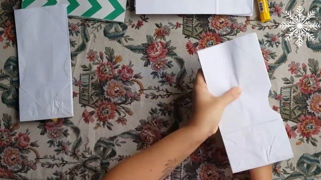 Снежинки из бумажных пакетов