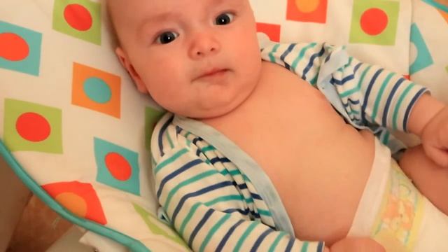 Малышу Тимми 4 месяца, будни многодетной семьи