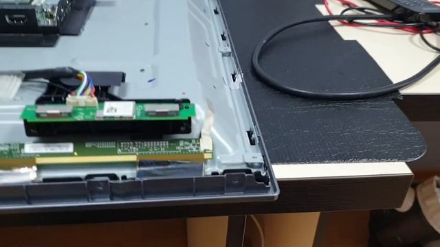 Philips 55pus7303 полосы на экране. LCD repair