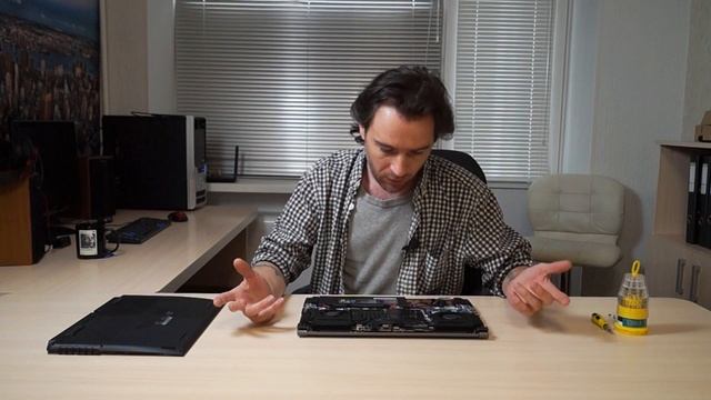 Китайская действительность в ноутбуке Maibenben Mechrevo X558