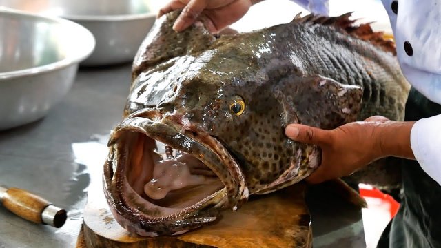 Вьетнамская еда - Гигантская Групер Голиаф Рыба Сашими Муйне морепродукты Вьетнам