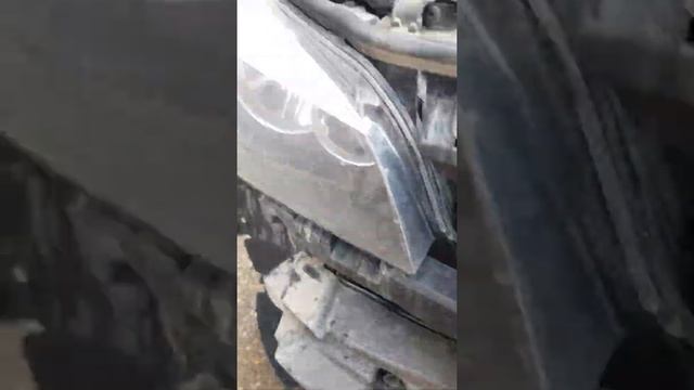 BMW X1 E84 замена лампочек в туманках.