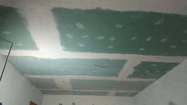 Поклейка стеклохолста на потолок