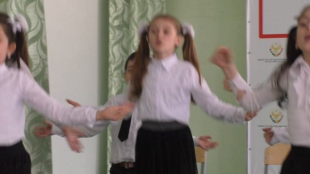 Креативный танец для семинара от начальной школы. Школа это дневники, важные учебники