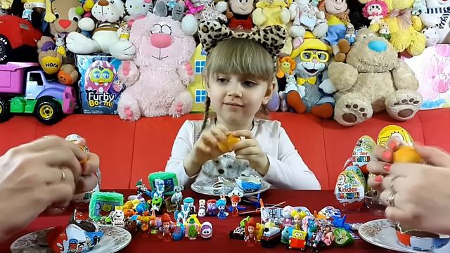 Киндер сюрприз 100 яиц Мега Выпуск! Открываем киндеры всей семьей. 100 SURPRISE EGGS!!!