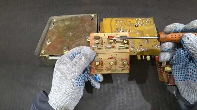 Самодельные радиоэлектронные устройства, сделанные в единственном экземпляре.