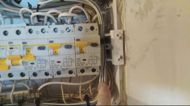 Монтаж кабеля на варочную панель и духовку от электрощита