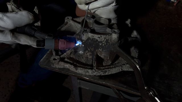 Сварка алюминия деталь помпы(силумин)