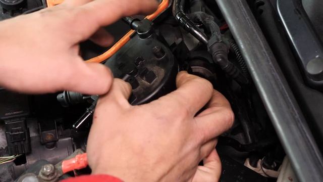 How to replace the diesel fuel filter Fiesta mk6 1.4 TDCI ⛽
