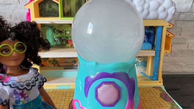 Magic Mixies Magical Crystal Ball/ Who is stuck in the mAgIc ball