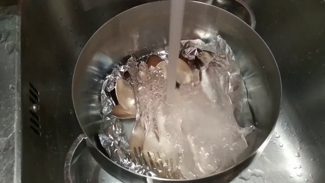 КАК ПОЧИСТИТЬ СЕРЕБРЯНЫЕ ЛОЖКИ