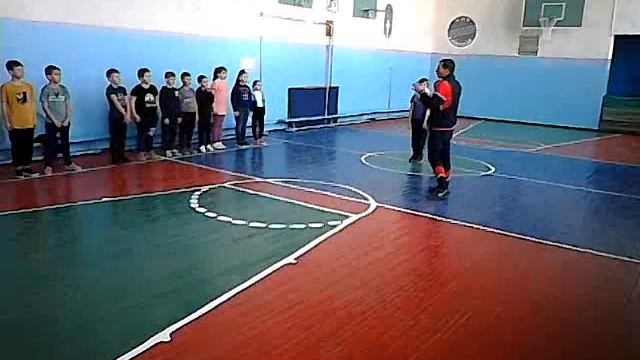 Открытый урок по физической культуре 4 класс: Ловля мяча на месте и в движении!